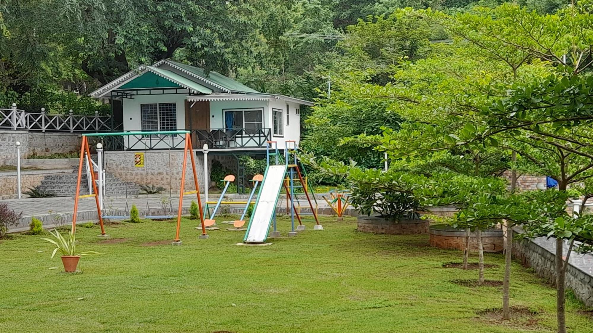 Hotel Mgm Whispering Wind'S Yelagiri Exterior foto